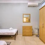 Prime Cambridge 3br Close To Seafront With Wifi And Ac דירה