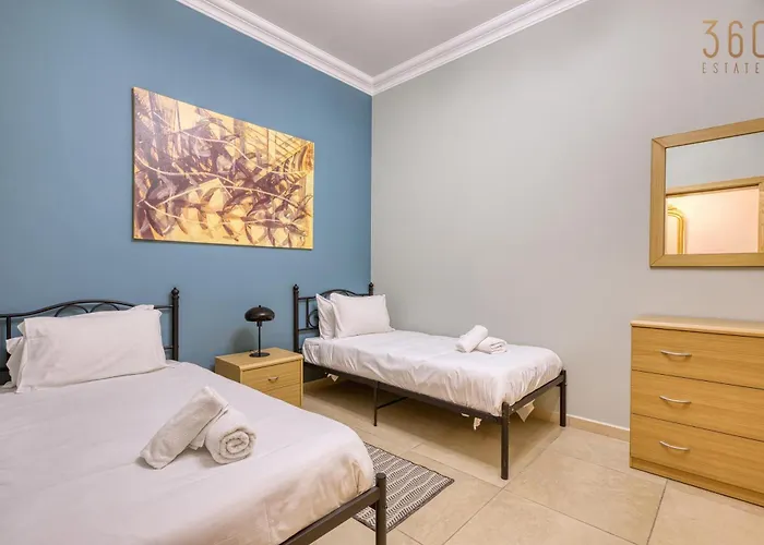 Prime Cambridge 3br Close To Seafront With Wifi And Ac شقة *