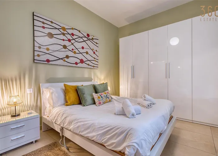 Prime Cambridge 3br Close To Seafront With Wifi And Ac سليمة