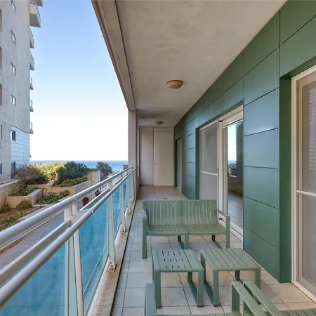 Prime Cambridge 3br Near Seafront
